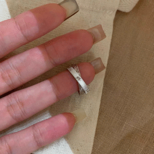 Gold Brushed Double Layer Cross Star Ring for Women, Niche Design, Exquisite Vintage Index Finger Ring, 2025 New Hot Item - Image 3